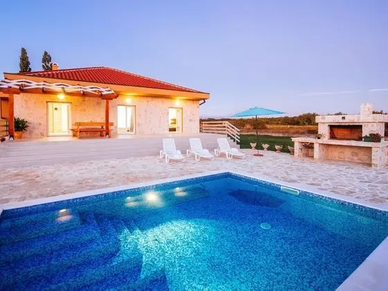 Charming Holiday Home With Private Swimming Pool, Big Garden, Near the Sea - Öne Çıkan Resim