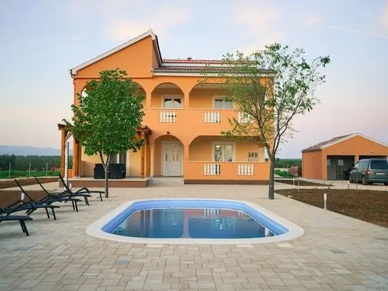 Charming Holiday Home in Prkos With Swimming Pool