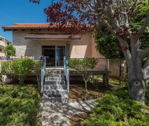Charming Holiday Home in Turanj With Private Fenced Garden - Öne Çıkan Resim