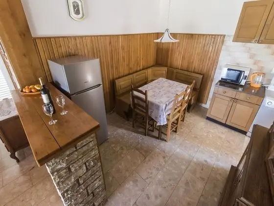 Charming Holiday Home in Turanj With Private Fenced Garden - Yerinde Yemek