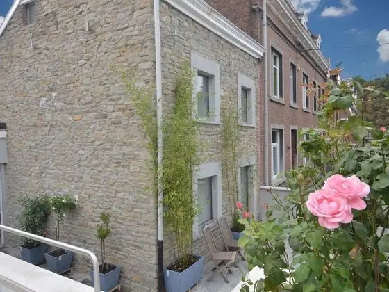 Charming Holiday Home With Veranda, Terrace,garden Furniture