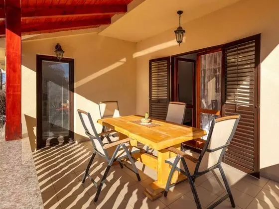Charming Holiday Home in Zemunik Donji With Pool - Yerinde Yemek