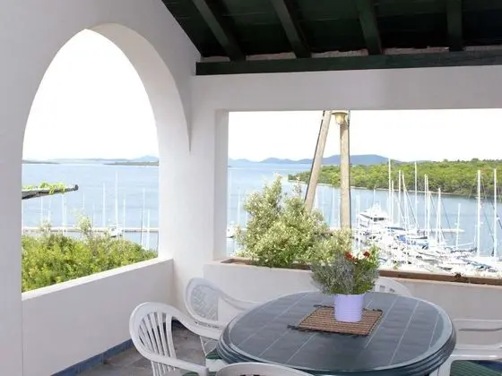 Charming Holiday House in a Quiet Area,large Covered Terrace With Great sea View