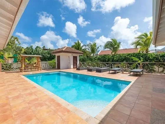 Charming Holiday Villa in Jan Thiel With Pool