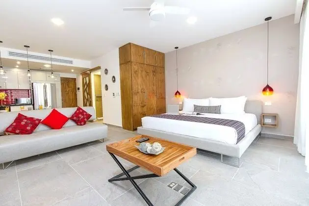 Charming, Huge Bright Studio on the New 5th Avenue, 3 Blocks From the Beach - Öne Çıkan Resim