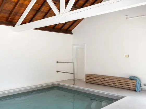 Charming Villa With Indoor Swimming Pool, Near the Beach and Town Centre - Havuz