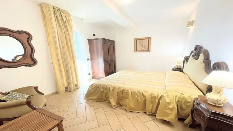 Charming Villa - Lake View and Private Pool - Oda