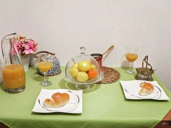 Charming Little Apartment With Balcony and Sea View, Near the Beach - İç Mekan