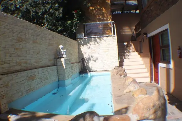 Charming Lodge in City Bowl, Close Enough to the Action but Peaceful and Quiet - Havuz