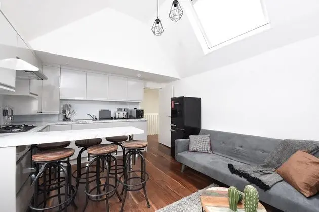 Charming & Modern Apartments near Oxford Circus London - Oda Düzeni