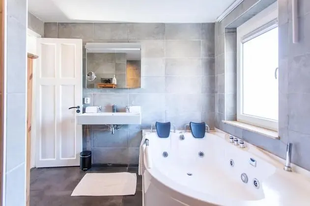 Charming Villa Near Maastricht and Hillside - Banyo Özellikleri