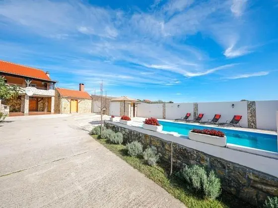 Charming Villa in Poličnik with Swimming Pool - Öne Çıkan Resim
