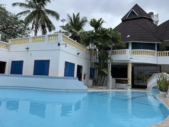 Charming and Remarkable15-bed Villa in Diani Beach - Havuz