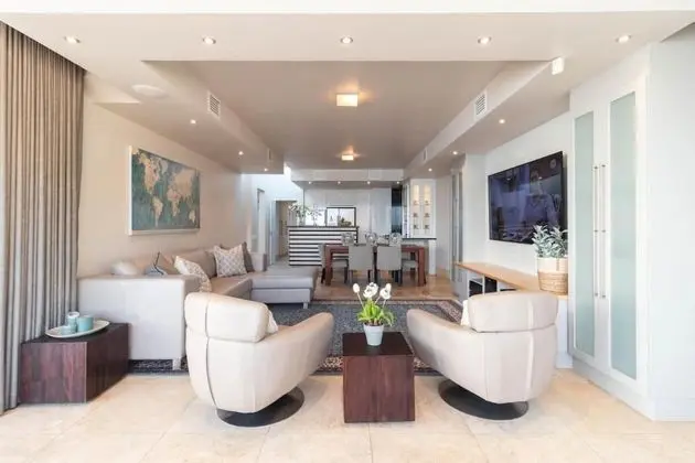 Charming Room in a Seafront Villa With its own Kitchen and Lounge - İç Mekan
