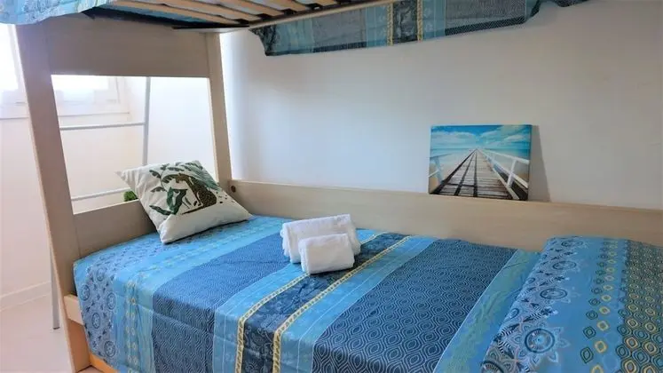 Charming Three-room Apartment With Terrace With Deckchairs and Side sea View - Oda