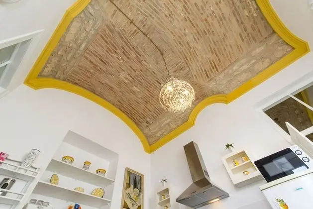 Charming Townhouse With Aircon Only 500m From the Marina and the Typical Market - İç Mekan