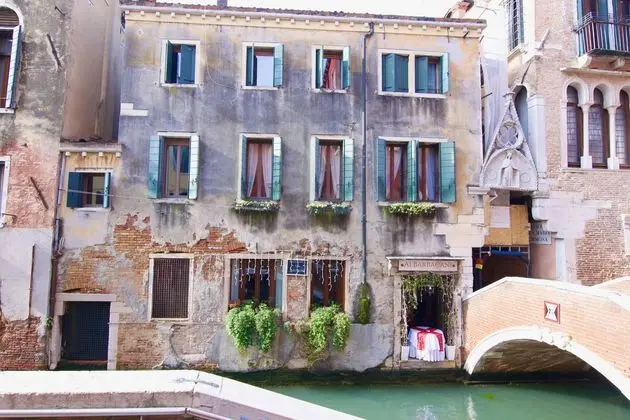 CHARMING VENICE