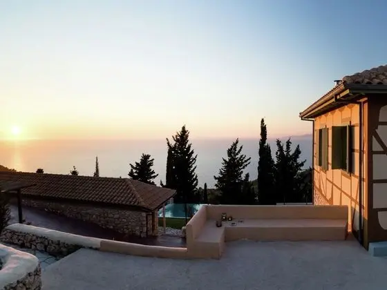 Charming, Warm Vacation Home, Private Pool, Privacy and Seaview, West Lefkas - Dış Mekan