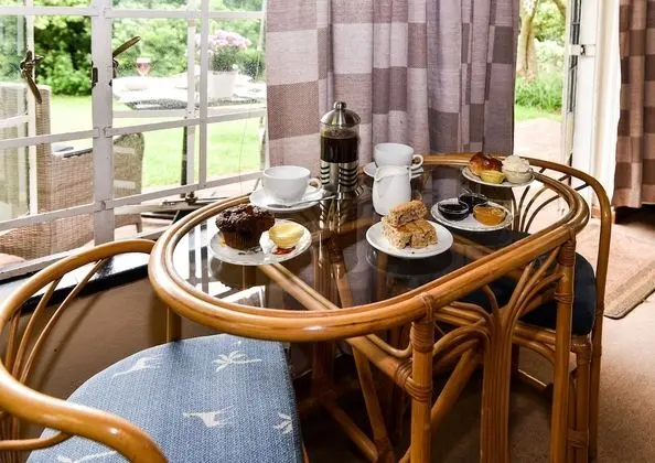Charming Yellowwood Cottage for 2 People in Spacious Garden - Yerinde Yemek