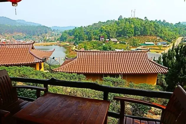 Chasa Rakthai Resort