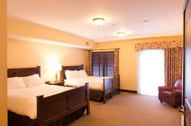 Chase on the Lake Resort Hotel