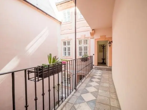 Chateau 9 Apartments by Prague Residences - İç Mekan