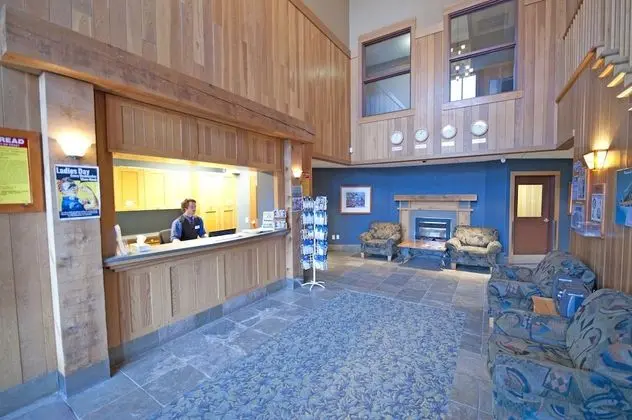 Chateau Big White - Lobi