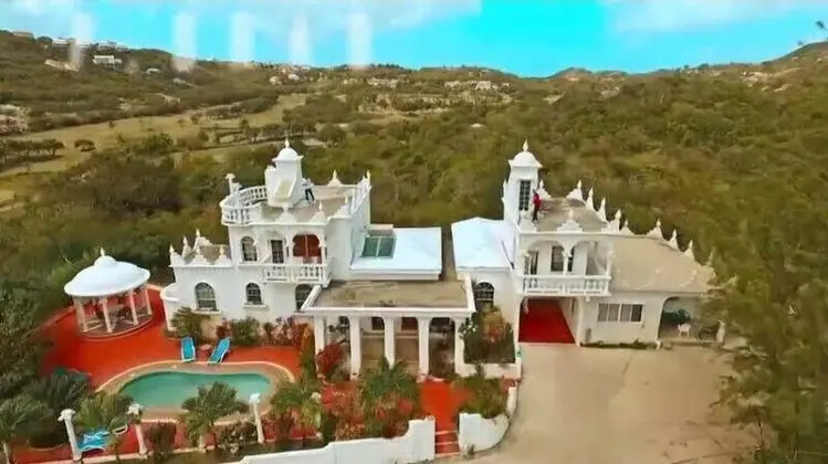 Château On Cotton Bay