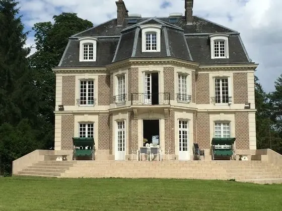 Château d'Avesnes Le Castelet - Dış Mekan