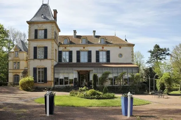 Chateau De Champlong - Dış Mekan