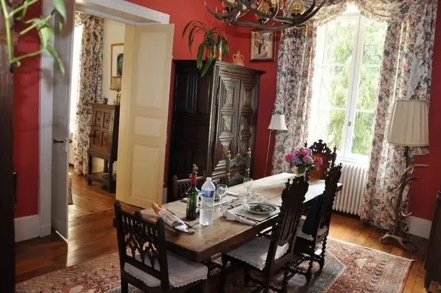 Château de La Villette - Yerinde Yemek
