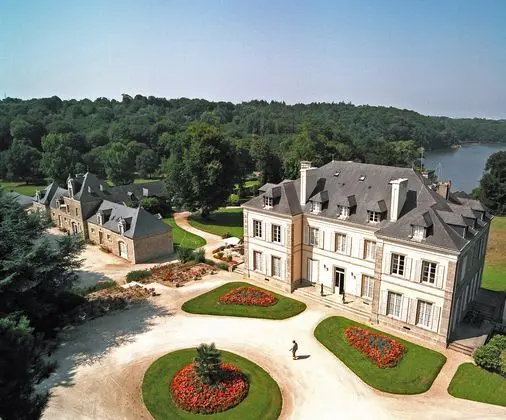 Chateau de Locguenole