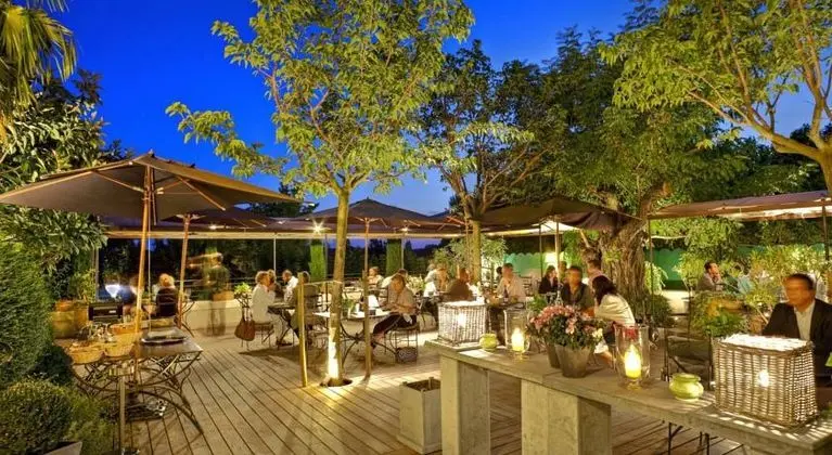 Chateau de Mazan BW Premier Collection