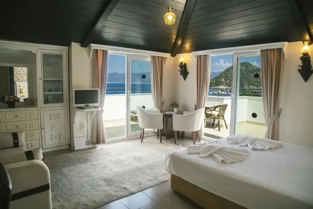 Hotel Chateau De Ville - Deniz Manzarası
