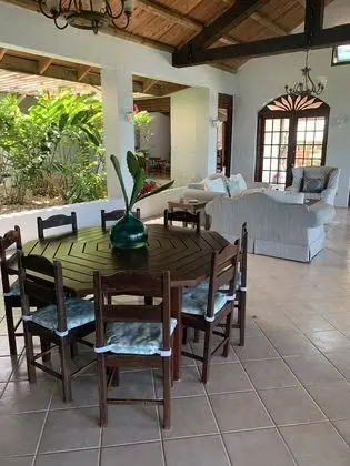 Chateau Devaux Cliff Top Villa - Yerinde Yemek