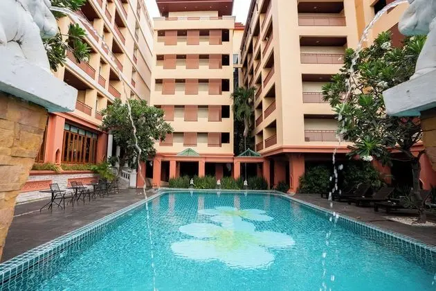 Chateau En Ville Pattaya - Havuz