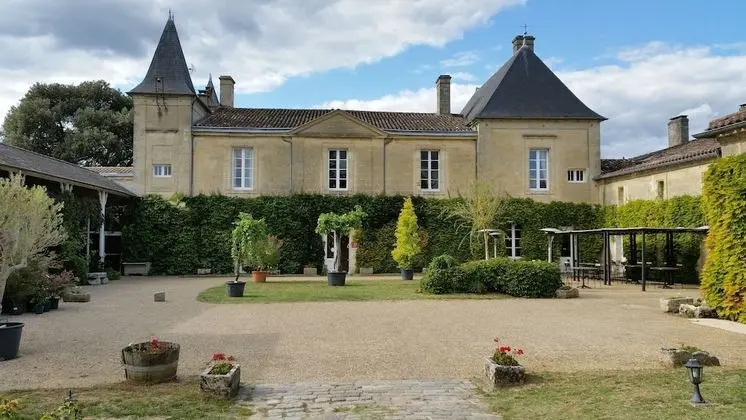 Château Fleur de Roques