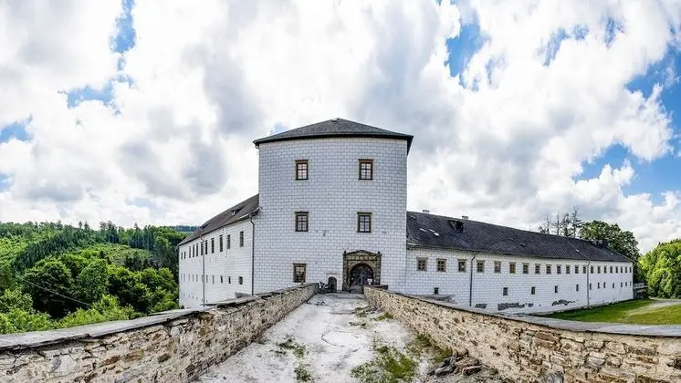Chateau Goldenstein - 1