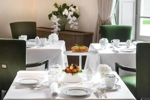 Château Lafaurie-Peyraguey Hôtel & Restaurant LALIQUE - Yerinde Yemek
