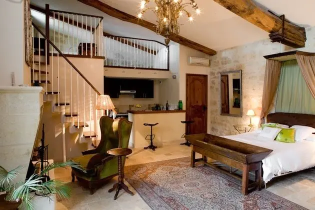 Château Latour Segur Suites & Spa - Oda