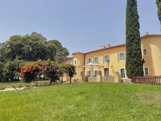 Château les Crostes