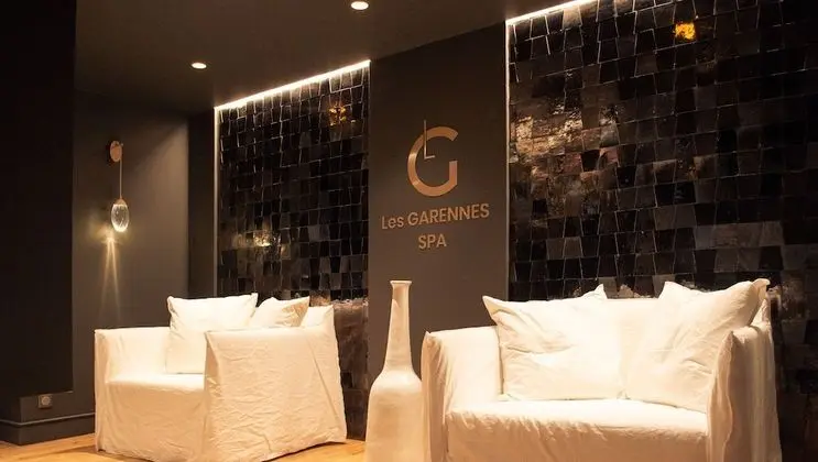 Chateau Les Garennes - Spa
