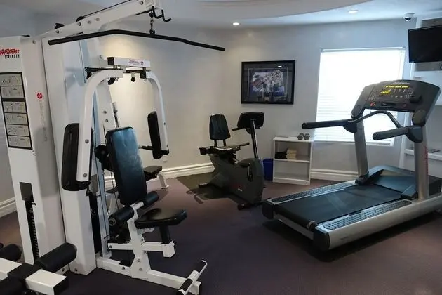 Chateau Louis Hotel & Conference Centre - Fitness