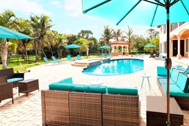 Chateau Paradiso Plantation Mansion - Havuz