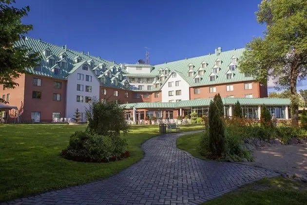 Château Vaudreuil Hôtel & Suites