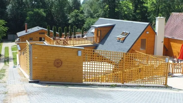 Chaty pod Sokolím Hřbetem