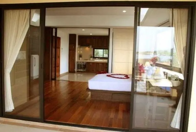 Chaweng Lakeview Condotel - Oda