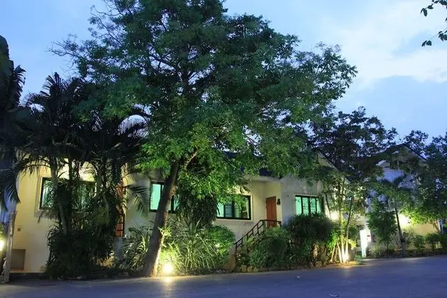 Chayada Garden House and Resort Hotel