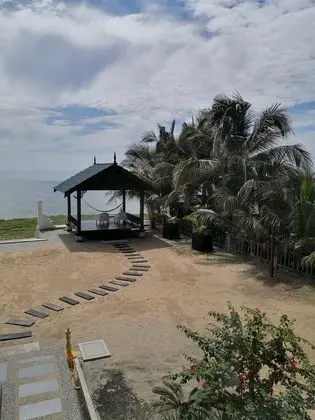 CHE BEACH HOUSE