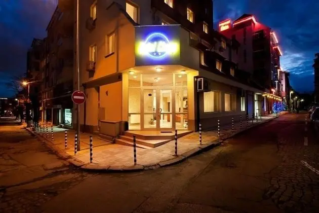Hotel Cheap - Dış Mekan